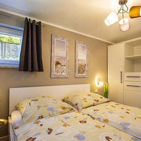 Ferienhaus Biene Am Siel Neufunnixsiel Esterno foto